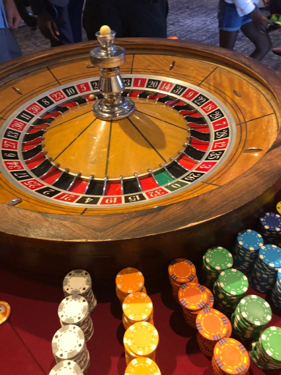 Lucky VIP casino کھلاڑیوں کے لیے لائیو کیسینو سیکشن